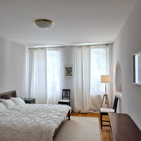 Apartment Airy & Spacious