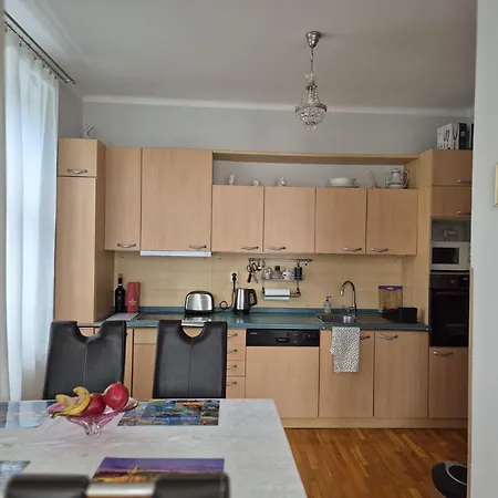 Airy & Spacious Apartment